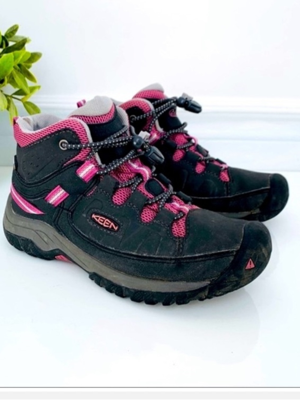 Keen Girl's Pink and Gray Hiking Waterproof Ankle Boots - Size 1